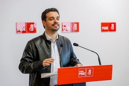 El portavoz adjunto del PSOE en las Cortes de Aragón, Darío Villagrasa, este jueves tras su renuncia.