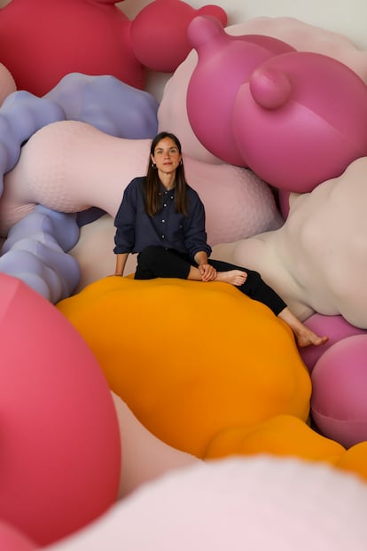 'Enredos', una de las muestras de Eva Fàbregas, en el Centro Botín de Santander.