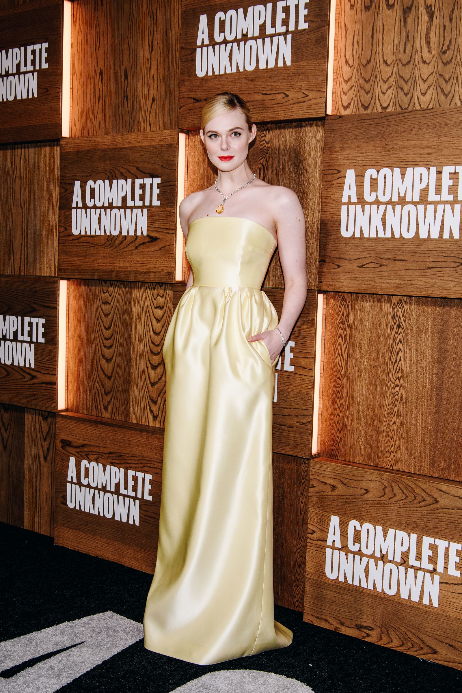amarillo mantequilla color tendencia primavera 2025