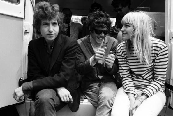 BOB DYLAN RECIBIÓ UNA REACCIÓN MIXTA EN NEWPORT 1965