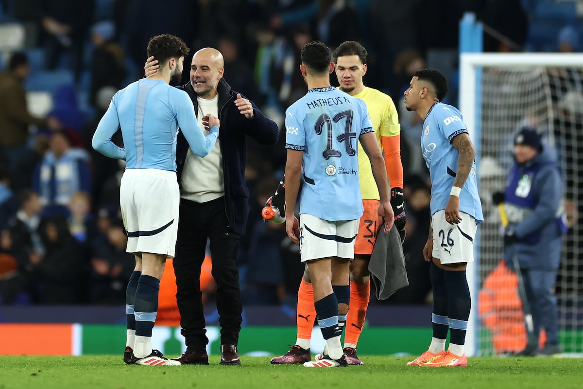 Pep Guardiola (segundo por la izquierda) celebra la victoria ante el Brujas en Champions.