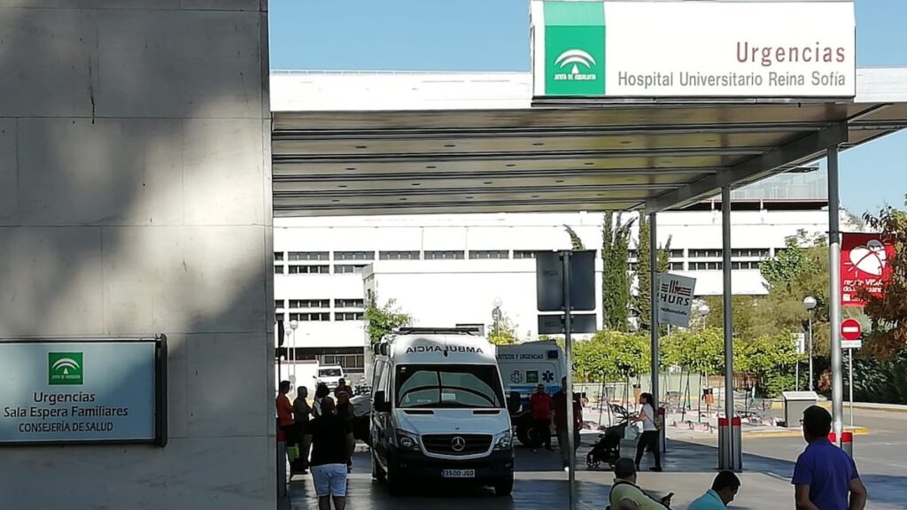 Urgencias del Hospital Universitario Reina Sofia de Córdoba, donde fueron atendidos los afectados por la intoxicación.