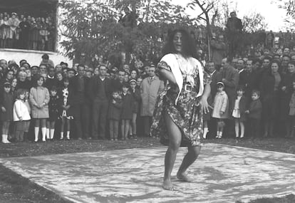 La bailaora Michaela Flores Amaya, 'La Chunga' en una de sus actuaciones, sin fecha, en una imagen de la agencia Efe.