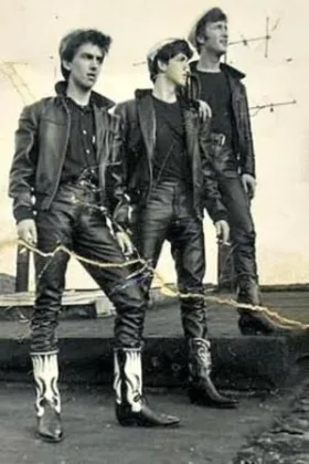 CUANDO MCCARTNEY Y STU SUTCLIFFE LLEGARON A LAS MANOS EN HAMBURGO