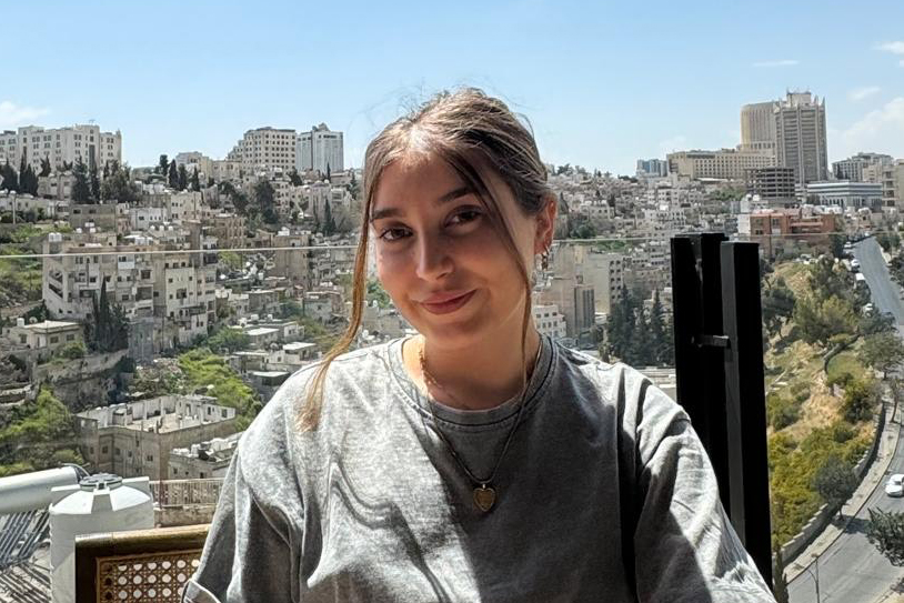 Laura Botana, de 24 años, especialista en Relaciones Internacionales en Ammán (Jordania), en una imagen cedida.