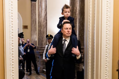 Elon Musk y su hijo X Æ A-Xii e