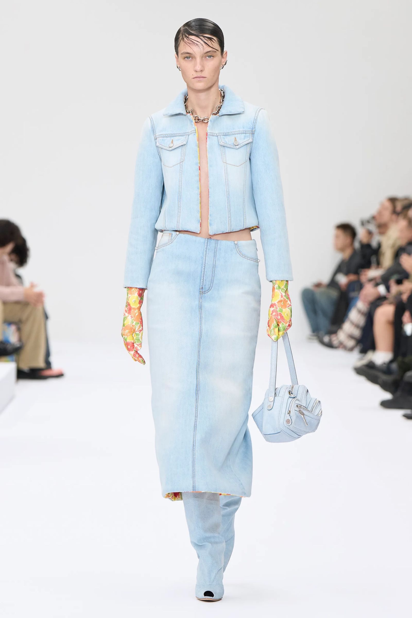 Acne Studios primaveraverano 2025.