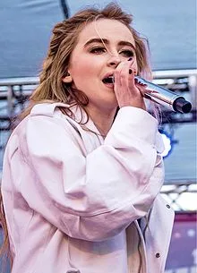 SABRINA CARPENTER SERÁ PREMIADA EN LOS BRIT AWARDS POR SU ÉXITO MUNDIAL