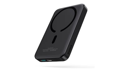 Powerbank sobre fondo blanco