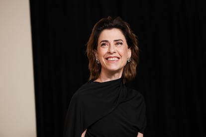 La nominada Fernanda Torres en la recepción de la cena de los Oscar.
