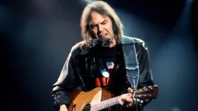 COURTNEY BARNETT, STEVE EARLE, BRANDI CARLILE, FIONA APPLE... EN EL LP DE HOMENAJE A NEIL YOUNG "HEART OF GOLD"