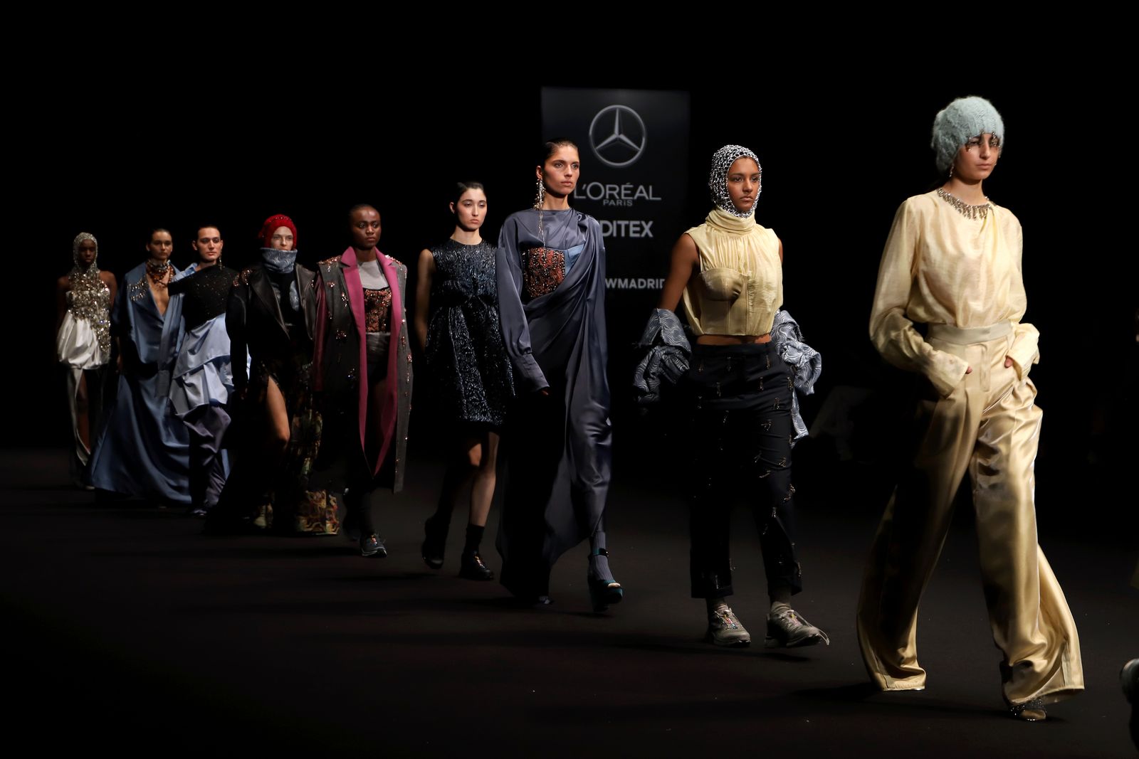 De las aulas a las pasarelas la experiencia de los alumnos de Vogue College of Fashion en la MercedesBenz Fashion Week