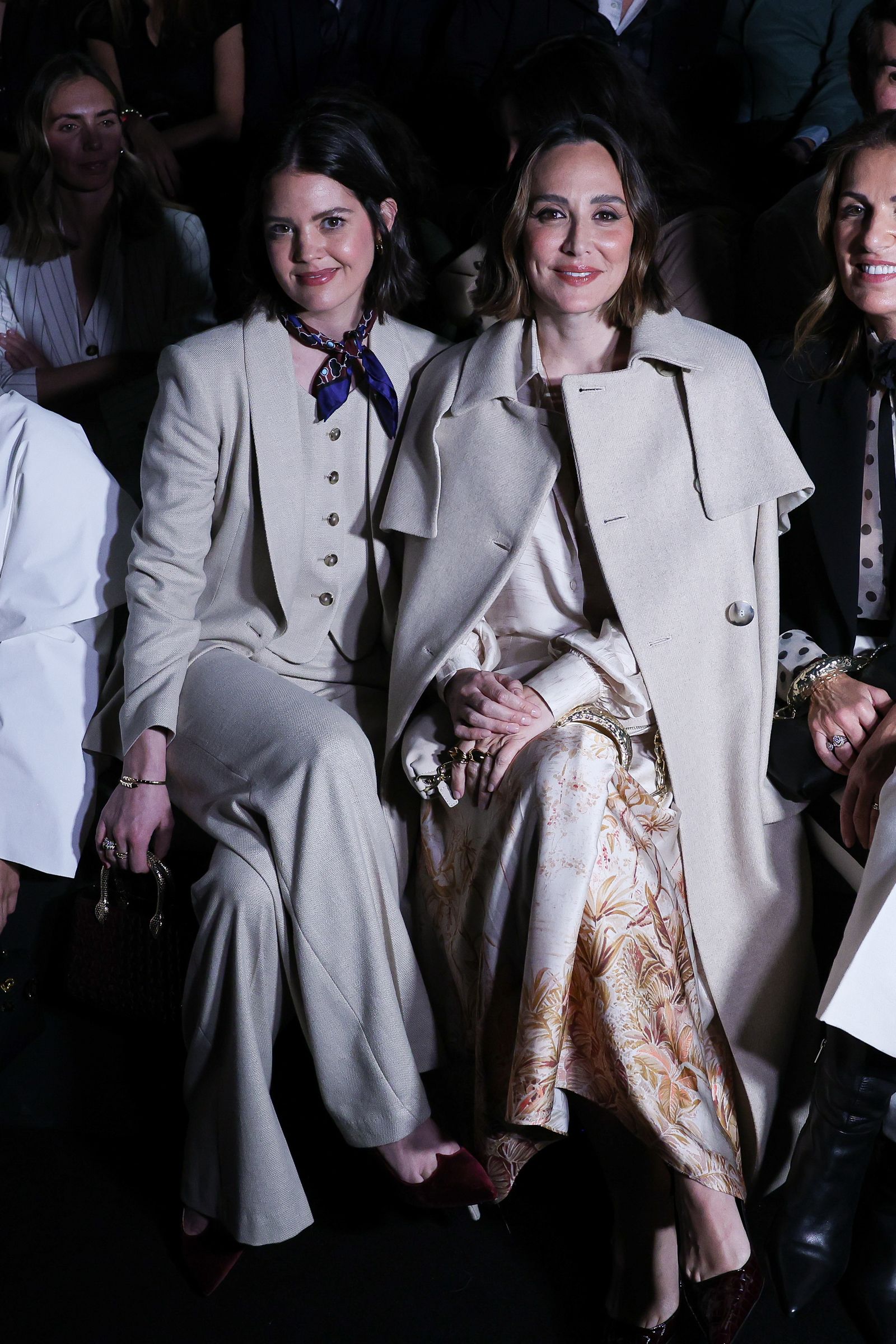 Isabelle Junot y Tamara Falcó en el desfile de Pedro del Hierro