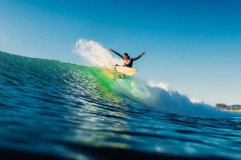 Lugares Ideales para Practicar Surf, Buceo o Kayak
