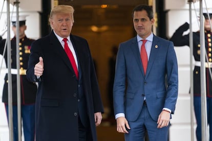Donald Trump recibe a Juan Guaidó en la Casa Blanca en 2020, durante su primer mandato. 
