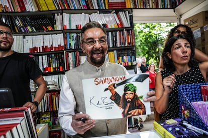 Kabir Bedi, el actor indio que hacía de Sandokán, en la feria del libro en el Retiro, en junio de 2023. 