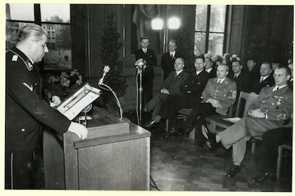 Inauguración de la exposición 'El libro alemán' en el museo Mauritshuis, en 1941.
