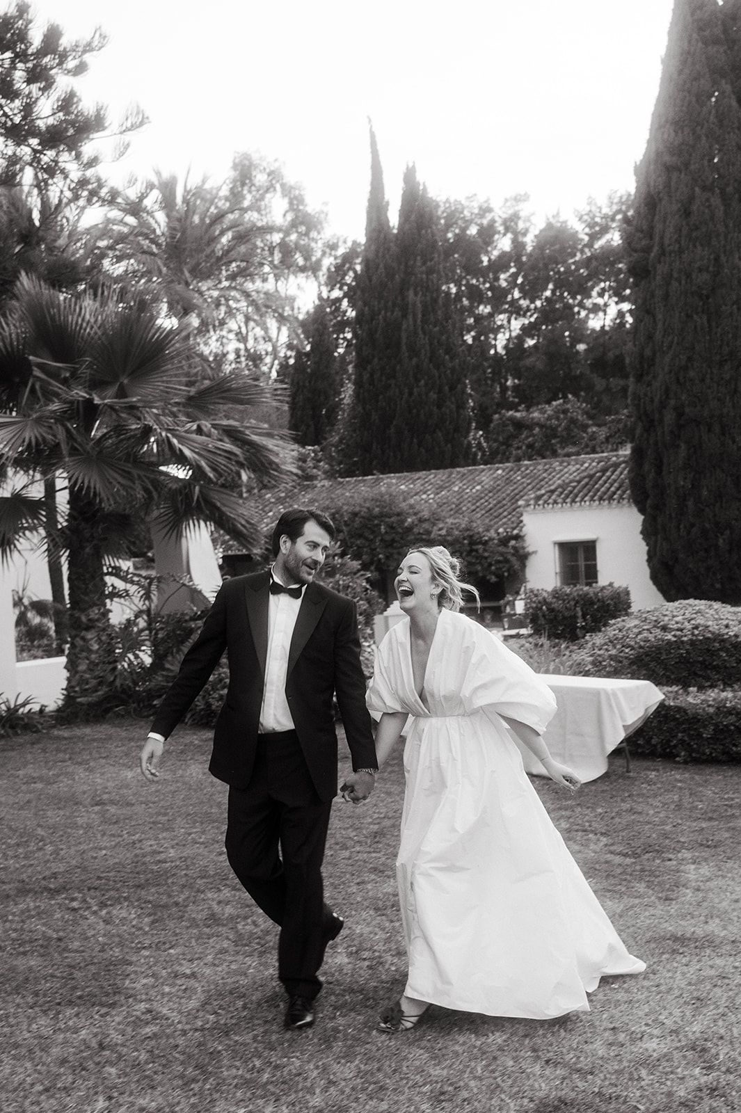 boda marbella molino del duque decoración vestido de novia danielle frankel