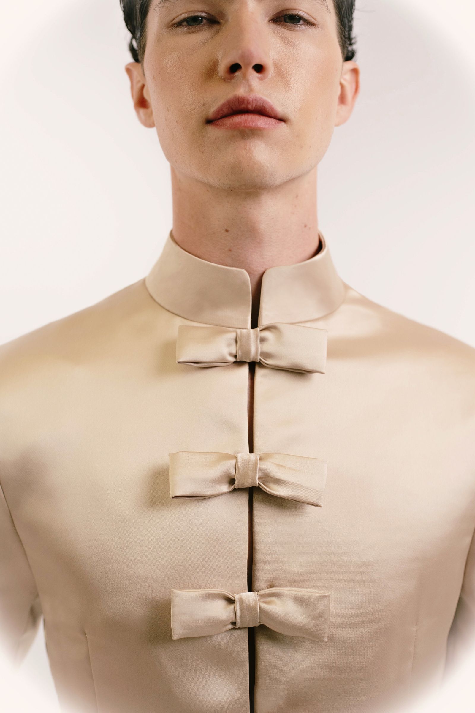 El traje forma parte de su ‘Festive Collection presentada a finales de 2024.