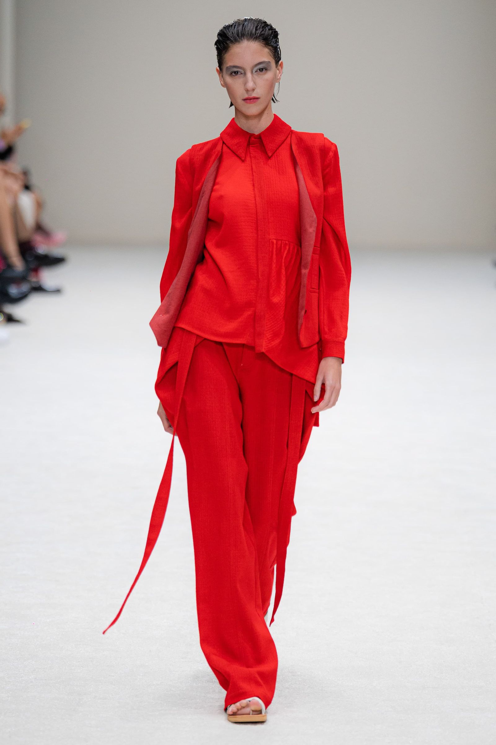 Tendencia de camisas abotonadas para primaveraverano 2025 por Francisco Cancino