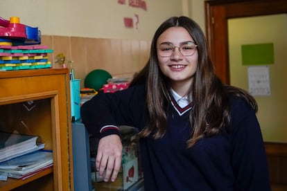 La alumna Alba González del Toro, en una clase del colegio Santa Susana en Madrid.
