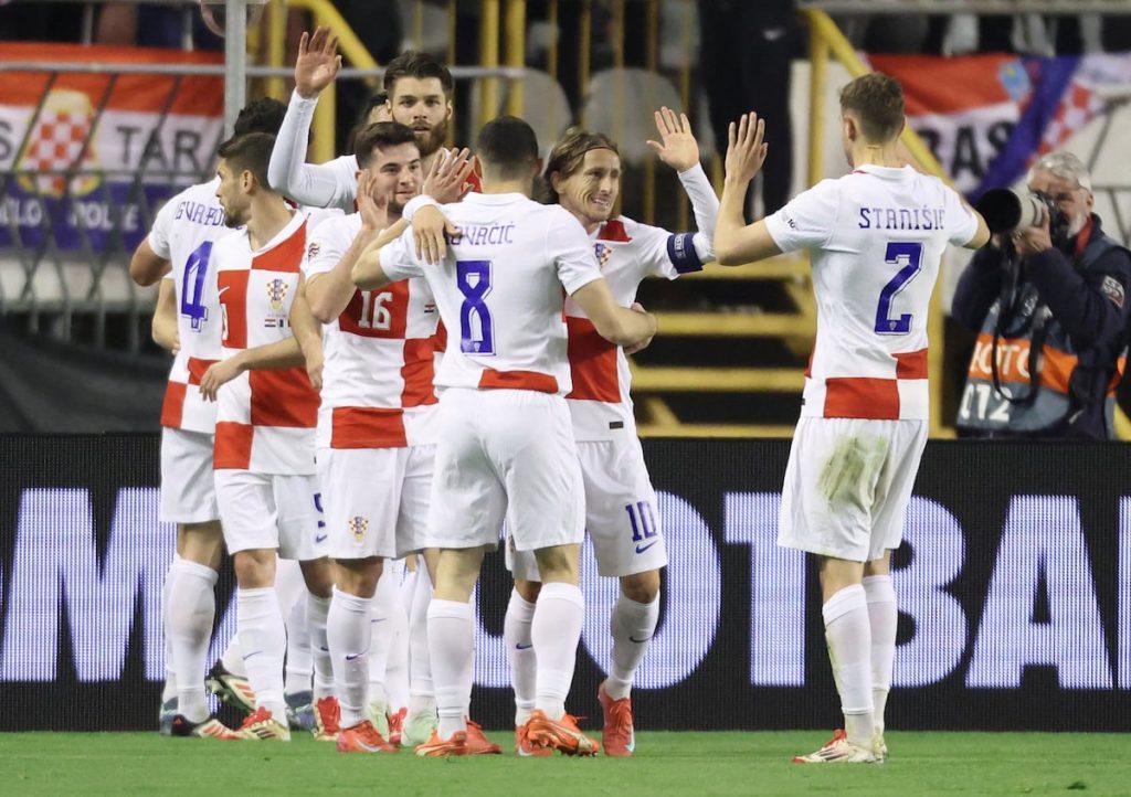 Ante Budimir celebra su gol ante Francia con sus compañeros este jueves.