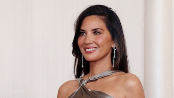 La actriz Olivia Munn se