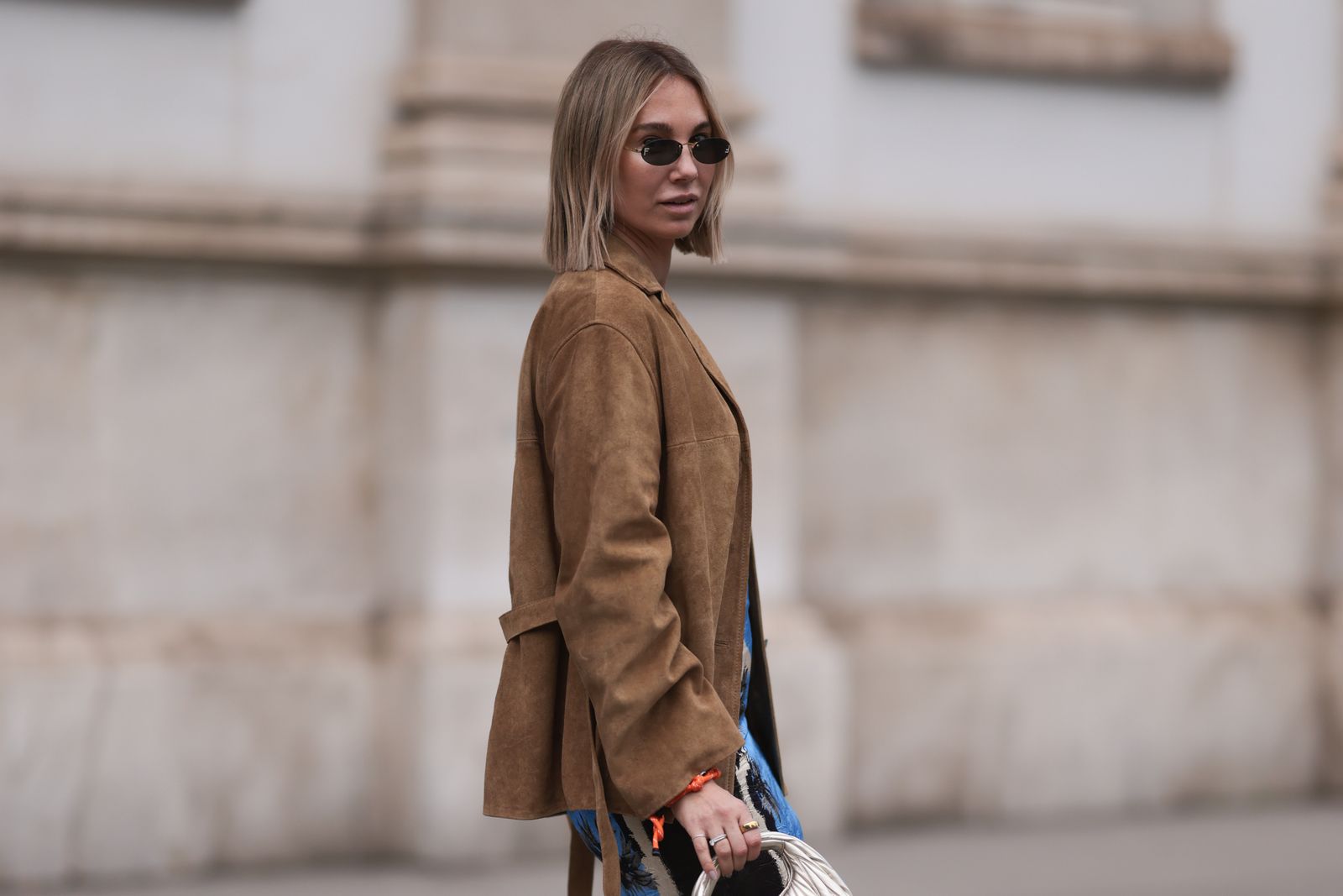 Deportivas marrón chocolate: las que obsesionan a las que más saben de moda