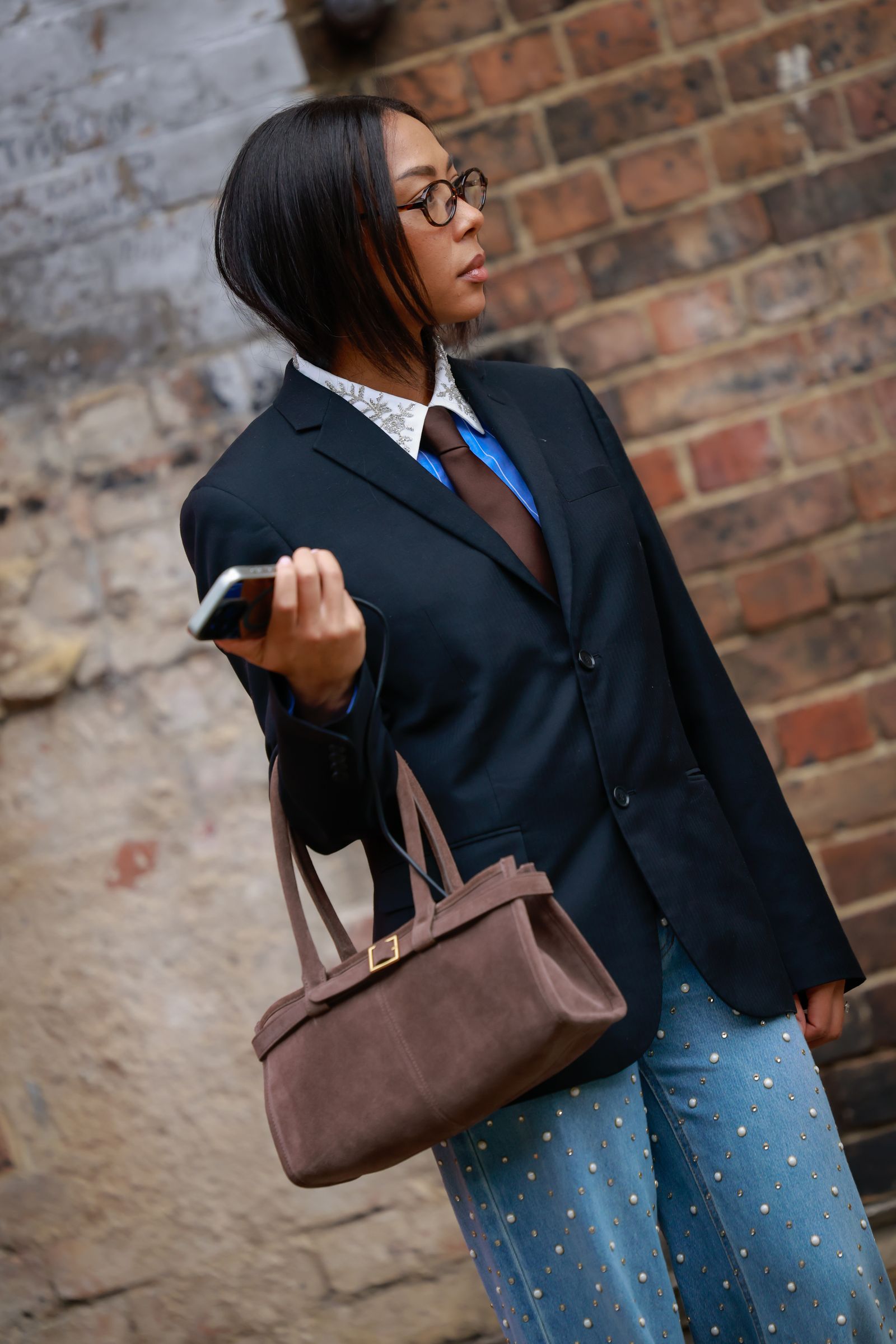 Tendencia primaveraverano 2025 corbata y chaqueta