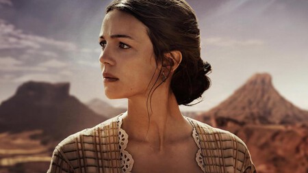 Ella Hunt en 'Horizon'