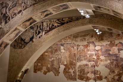 DVD 1268 29/05/25 Barcelona. Pinturas de la sala capitular del monasterio de Sijena expuestas en el Museo Nacional dara de Catalunya (MNAC). [ALBERT GARCIA] EL PAIS
