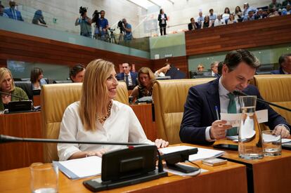 La presidenta de la Junta de Extremadura, María Guardiola, este jueves.