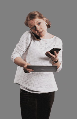 Mujer ocupada atendiendo llamadas.- Blog Hola Telcel