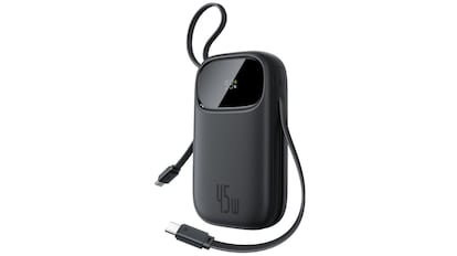 batería externa con dos cables de conexión.