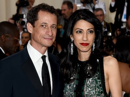 Anthony Weiner y Huma Abedin