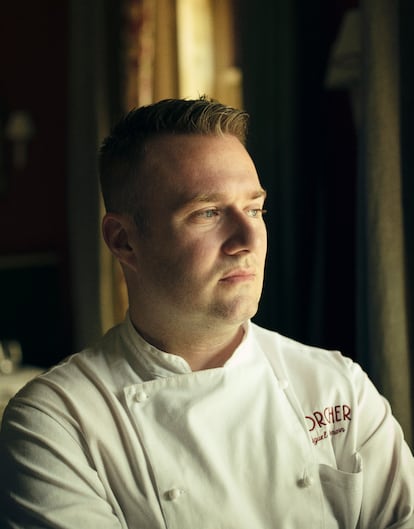 Miguel Hermann, primer jefe de cocina, llegó hace dos décadas a Horcher, cuando tenía 18 años.   
