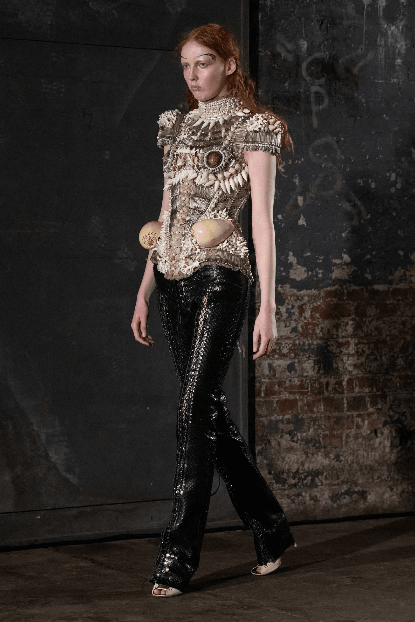 Look de Dilara Findikoglu otoño de 2025