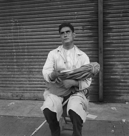 'Mendigo ciego', Barcelona (1934), de Dora Maar.