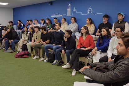 La institución desarrolla todo tipo de programas de verano, programas de intercambio, estudios en el extranjero, acuerdos de profesión, dobles titulaciones, investigación e innovación en el aprendizaje. 
