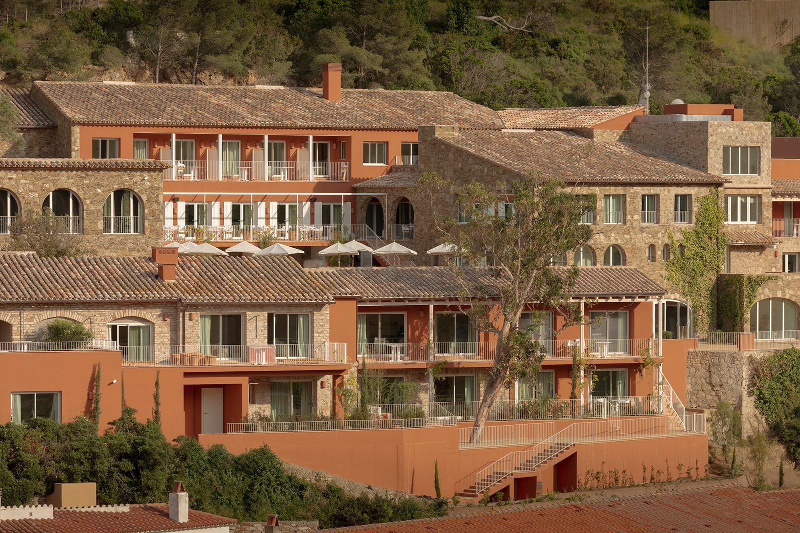 Los mejores hoteles en la Costa Brava alojamientos para almas hedonistas donde escaparse este verano