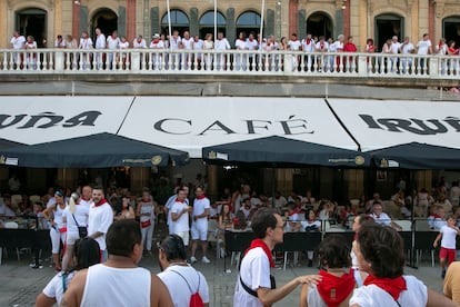 Los bares podrán abrir hasta las 6 de la mañana en San Fermín y las discotecas y salas de fiestas hasta las 7.30.