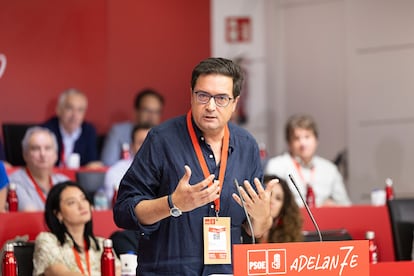 El líder de los socialistas madrileños, Óscar López, interviene en el comité federal del sábado.