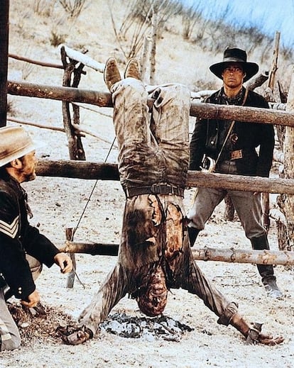 Un momento del filme de Robert Aldrich 'La venganza de Ulzana'. La imagen recrea una tortura apache clásica.