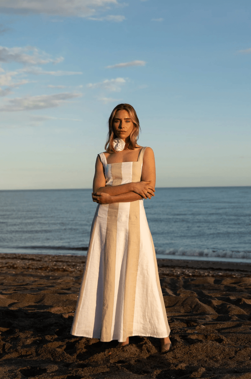 Escote francs la tendencia silenciosa  que est conquistando los vestidos de invitada de nuestras firmas favoritas