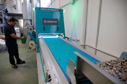 Instalaciones de la planta de reciclaje de calzado de Inescop, en Elda.