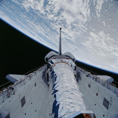 Despliegue del telescopio espacial ‘Chandra’ a bordo del transbordador espacial ‘Columbia’ el 23 de julio de 1999.