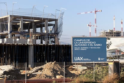 Las obras de la Universidad privada Alfonso X el Sabio, en Málaga, en julio de 2025.
