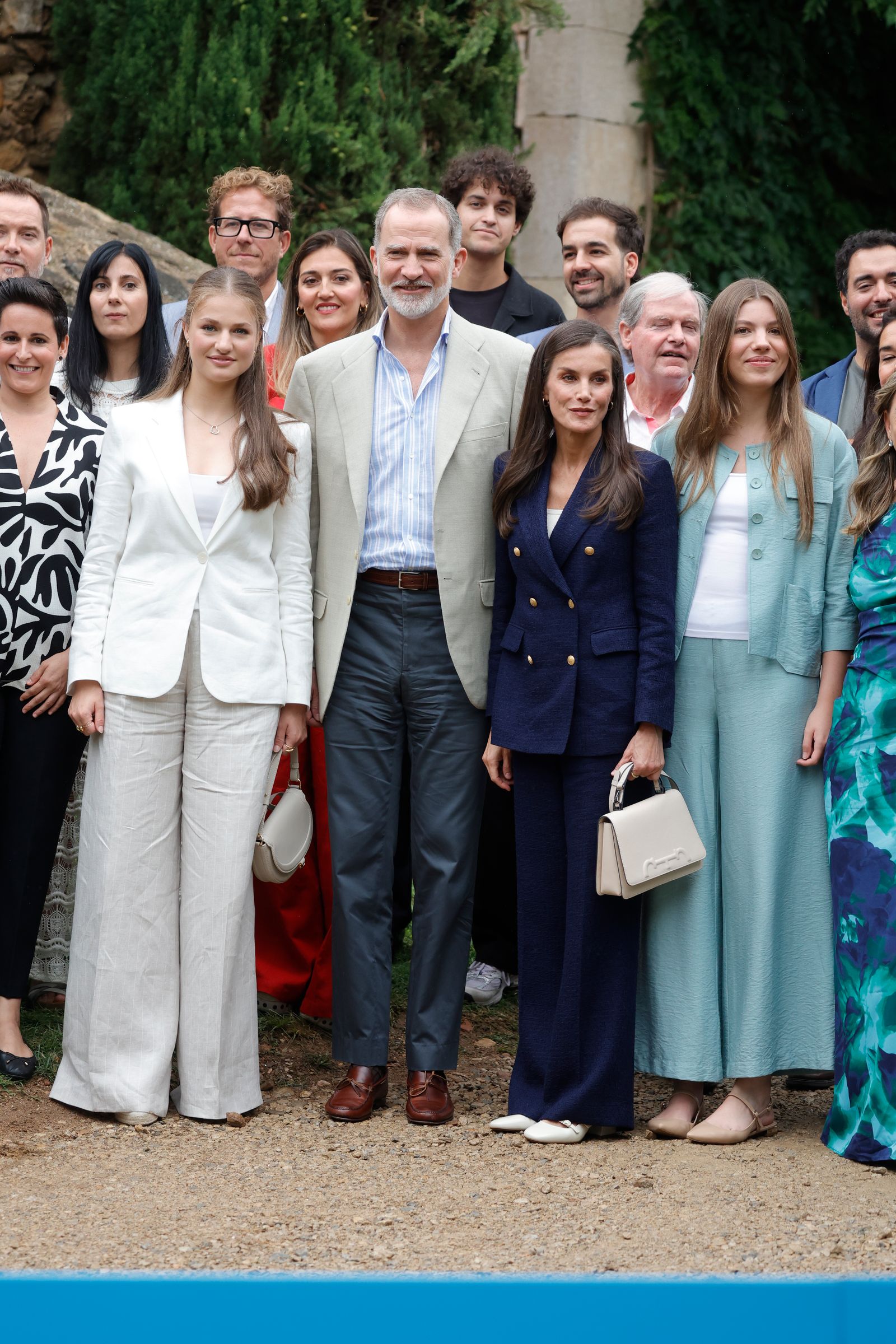 La princesa Leonor el rey Felipe VI la reina Letizia y la infanta Sofía en Sant Martí Vell.