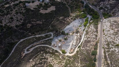 Vista aérea de la mina de mercurio en Camargo.