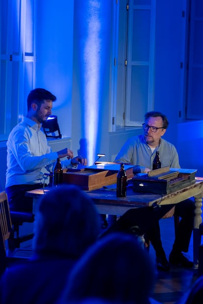 El barítono Georg Nigl canta ‘When that I was a little tiny boy’ acompañado en un clavicordio histórico por Alexander Gergelyfi.